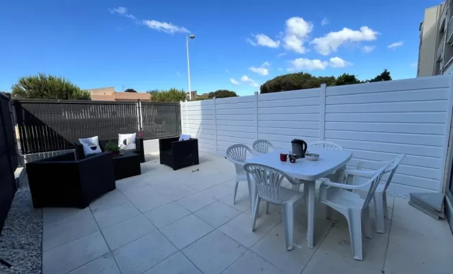 Terrasse à l'avant