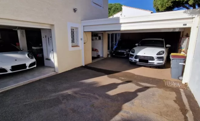 Les deux garages