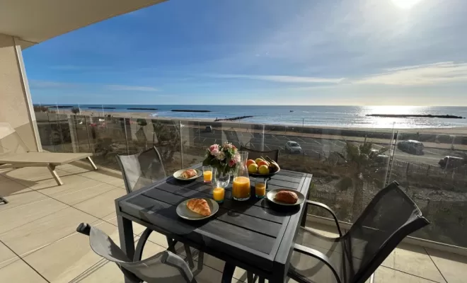 Terrasse avec jacuzzi